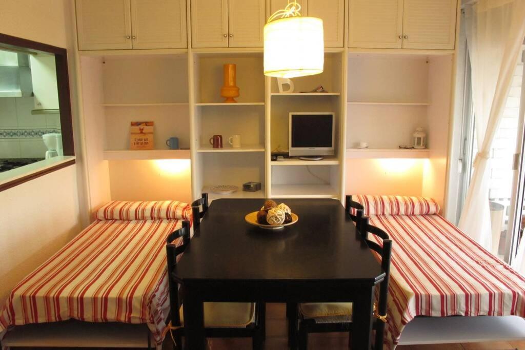 Apartment In Front Of Arrabassada Beach ตาร์ราโกนา ภายนอก รูปภาพ