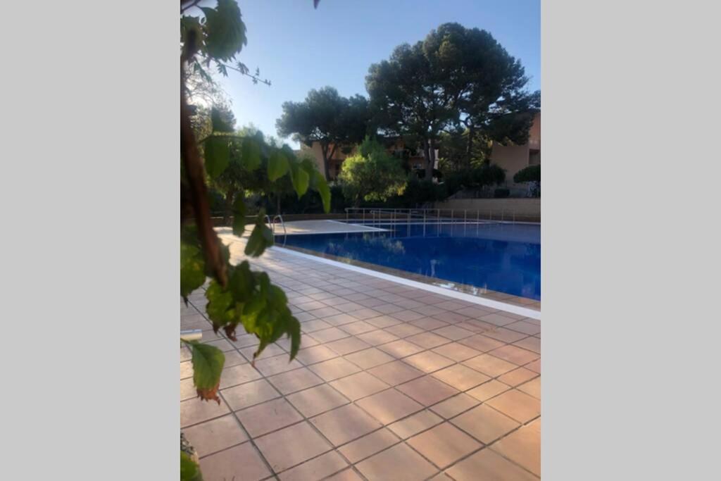 Apartment In Front Of Arrabassada Beach ตาร์ราโกนา ภายนอก รูปภาพ