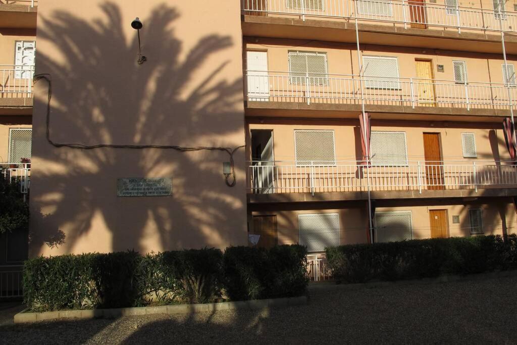 Apartment In Front Of Arrabassada Beach ตาร์ราโกนา ภายนอก รูปภาพ