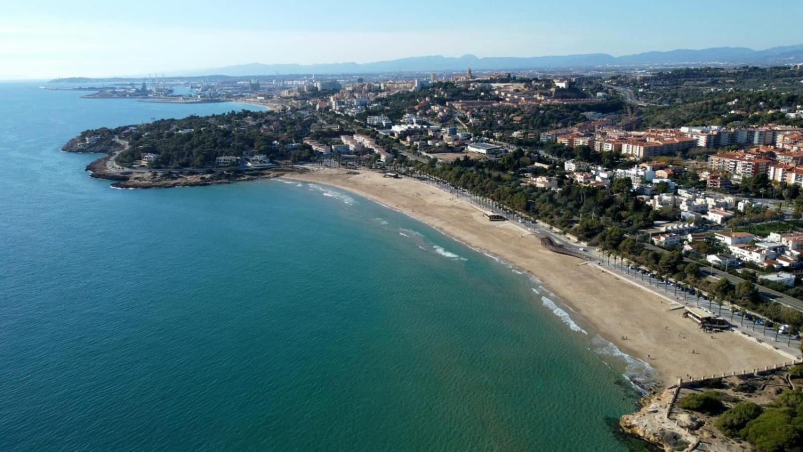 Apartment In Front Of Arrabassada Beach ตาร์ราโกนา ภายนอก รูปภาพ