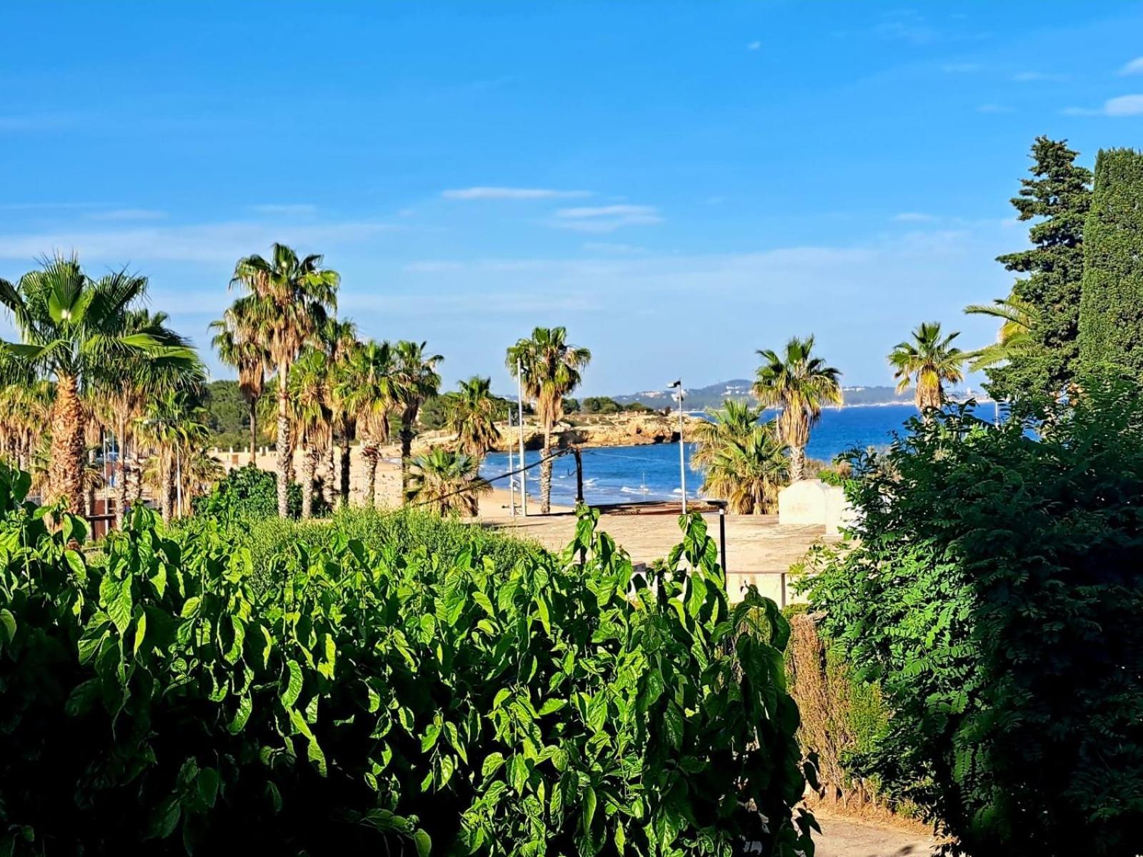 Apartment In Front Of Arrabassada Beach ตาร์ราโกนา ภายนอก รูปภาพ